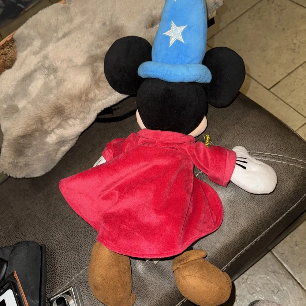 Disney Store Fantasia Sorcerer Mickey Mouse 23